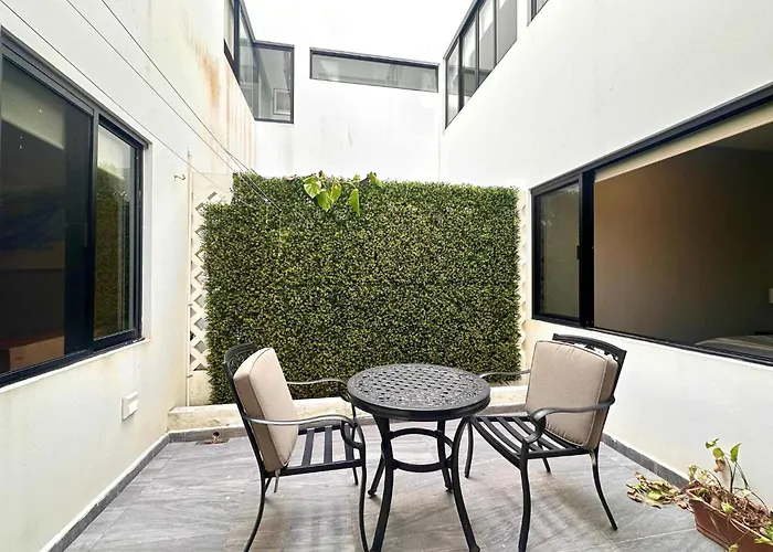 Stylish & Modern In *